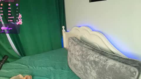 Snapshot of blowjob_queeny chatting on 09-30-25, 06:51 Welcome guysMy name KatePVT its Open online show from 09-30-25, 06:51