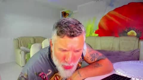 Snapshot of blowmyxxl chatting on 01-10-26, 05:37 Nico online show from 01-10-26, 05:37