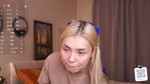 Adeline online show from 12-05-25, 05:27