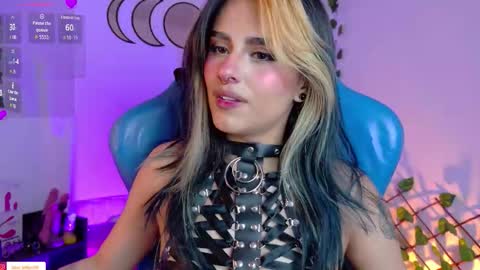 Snapshot of blue_kittenn chatting on 09-11-25, 09:26 blue_kittenn online show from 09-11-25, 09:26