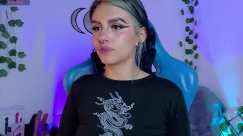 Snapshot of blue_kittenn chatting on 09-18-25, 05:53 blue_kittenn online show from 09-18-25, 05:53