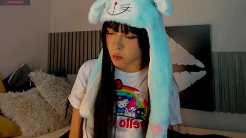 Snapshot of blue_sixx chatting on 10-11-25, 11:03 blue_sixx online show from 10-11-25, 11:03