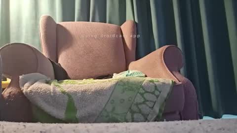 Snapshot of bluealpakka chatting on 10-19-25, 05:19 bluealpakka online show from 10-19-25, 05:19