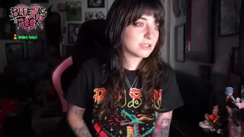 Blue online show from 11-25-25, 01:05