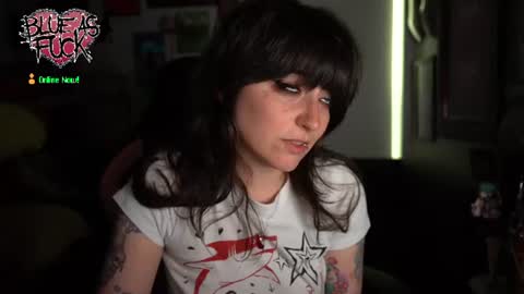 Blue online show from 06-18-26, 01:50
