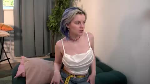bluebeell online show from 07-04-26, 01:17