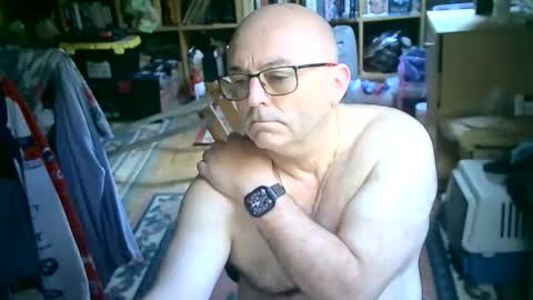 Snapshot of bluebox65 chatting on 11-01-25, 11:01 bluebox65 online show from 11-01-25, 11:01