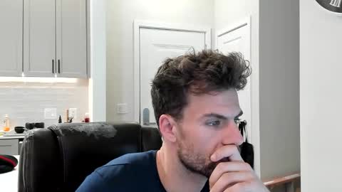 Snapshot of bluecollarhunk chatting on 01-12-26, 02:39 BlueCollarHunk online show from 01-12-26, 02:39