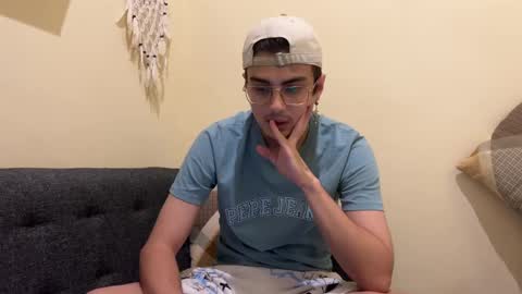 Snapshot of bluedaan chatting on 02-11-25, 02:46 Daan online show from 02-11-25, 02:46