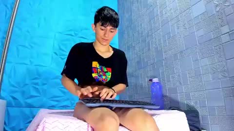 blueestar03 online show from 12-09-24, 03:22