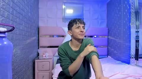 blueestar03 online show from 01-05-25, 04:36