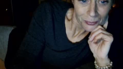 Blueeyedlie online show from 12-18-25, 08:31