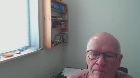 Snapshot of blueeyesn8 chatting on 03-10-25, 08:15 blueeyesn8 online show from 03-10-25, 08:15