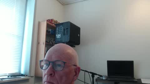 Snapshot of blueeyesn8 chatting on 10-14-25, 09:21 blueeyesn8 online show from 10-14-25, 09:21