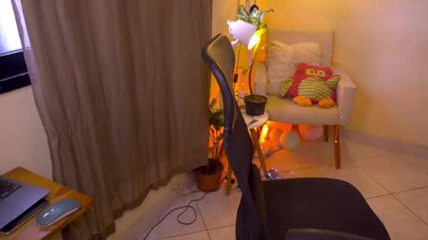 FLORAA online show from 05-14-26, 03:19