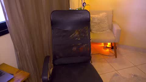 FLORAA online show from 06-09-26, 01:45