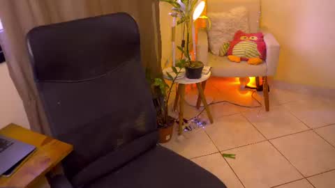 FLORAA online show from 06-12-26, 03:00