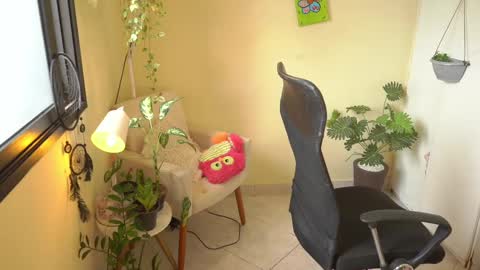 FLORAA online show from 02-13-25, 01:37