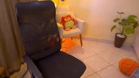 FLORAA online show from 11-25-25, 03:34