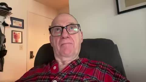 Blueyedudeseattle online show from 04-19-26, 04:06