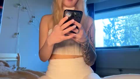 Delle online show from 03-06-26, 11:39