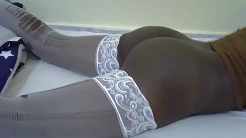 Snapshot of blushing_bunny chatting on 03-10-26, 01:05 Bunny online show from 03-10-26, 01:05