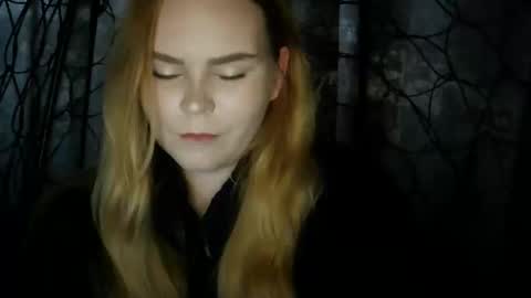 blushing_star online show from 11-19-25, 12:16