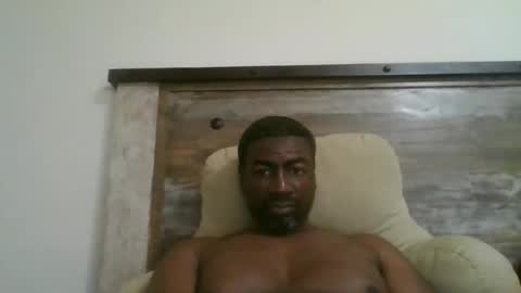 Snapshot of bluuthunder1914 chatting on 10-29-25, 12:02 bluuthunder1914 online show from 10-29-25, 12:02