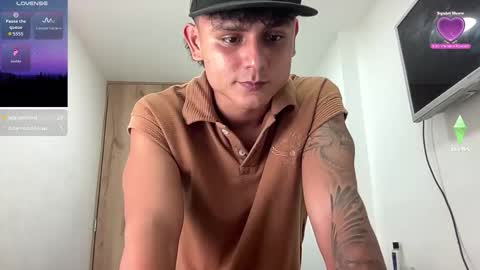 Snapshot of bob_pettersonn chatting on 03-11-26, 06:30 Bob INDEPENDENT MODEL online show from 03-11-26, 06:30