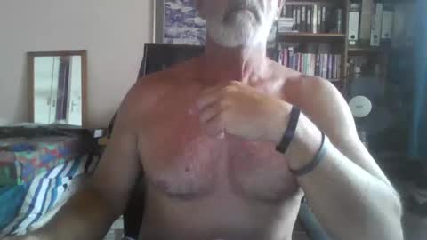 Snapshot of bobbgud chatting on 12-18-25, 05:46 Bobbgud online show from 12-18-25, 05:46