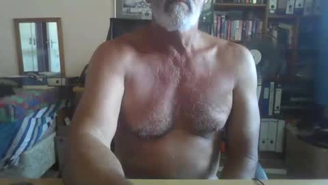 Snapshot of bobbgud chatting on 02-20-26, 12:05 Bobbgud online show from 02-20-26, 12:05
