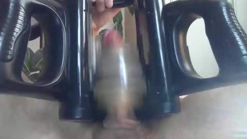 Snapshot of bobby123572970 chatting on 11-22-25, 07:02 Bobby123 online show from 11-22-25, 07:02