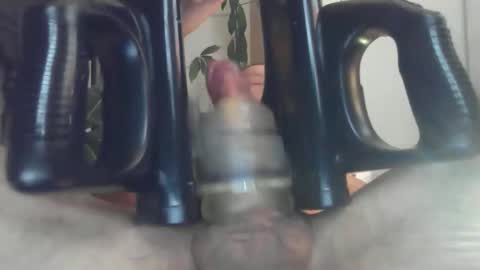 Snapshot of bobby123572970 chatting on 11-27-25, 07:27 Bobby123 online show from 11-27-25, 07:27