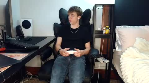 bobby72738 online show from 09-19-25, 05:42