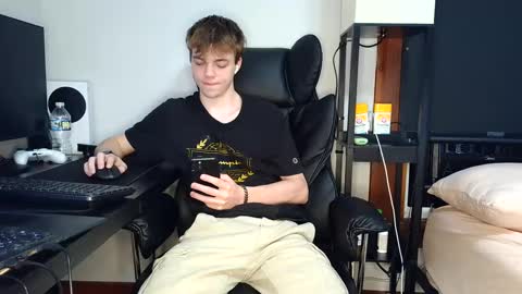 bobby72738 online show from 09-28-25, 11:54