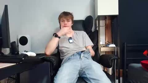 Snapshot of bobby72738 chatting on 12-16-25, 04:06 bobby72738 online show from 12-16-25, 04:06