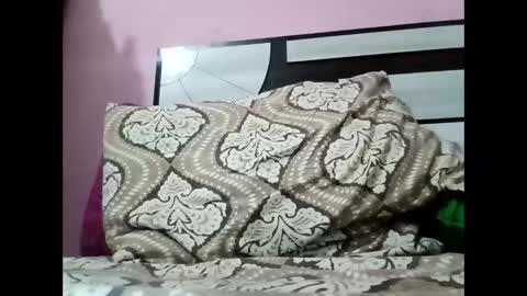 bobby_horny03 online show from 04-21-26, 02:51