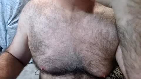 Snapshot of bobbyhill27b chatting on 07-04-26, 01:39 BobbyHill27b online show from 07-04-26, 01:39