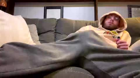 Snapshot of bobfish663 chatting on 05-11-26, 02:45 bobfish663 online show from 05-11-26, 02:45