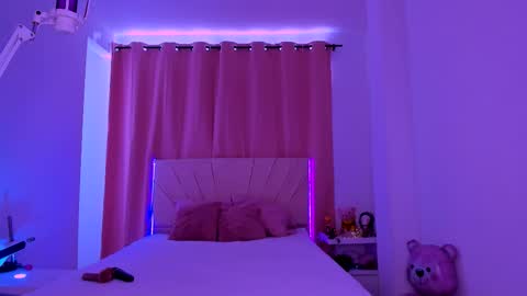 Snapshot of body69ld chatting on 02-11-26, 09:42 DANIELA online show from 02-11-26, 09:42