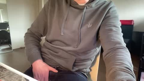 Snapshot of boegieboy76 chatting on 12-18-24, 01:02 ask me online show from 12-18-24, 01:02