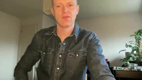 Snapshot of boegieboy76 chatting on 01-30-25, 08:22 ask me online show from 01-30-25, 08:22