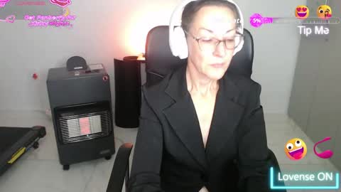 Snapshot of boeslaboes chatting on 06-04-26, 06:25 Ningifun couple online show from 06-04-26, 06:25