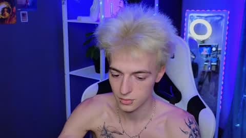 Snapshot of boicute chatting on 01-31-25, 01:12 ALEXPVT IS OPEN online show from 01-31-25, 01:12