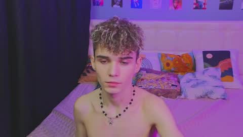 Snapshot of boicute chatting on 02-01-25, 04:03 ALEXPVT IS OPEN online show from 02-01-25, 04:03