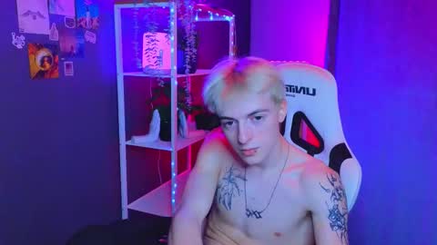 Snapshot of boicute chatting on 02-13-25, 09:27 ALEXPVT IS OPEN online show from 02-13-25, 09:27