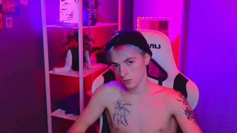 Snapshot of boicute chatting on 02-16-25, 03:26 ALEXPVT IS OPEN online show from 02-16-25, 03:26