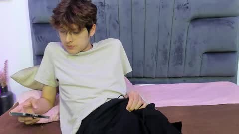 Boleyn online show from 02-21-25, 01:22