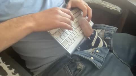 Snapshot of bolita82 chatting on 09-27-25, 06:57 Charlie2345 online show from 09-27-25, 06:57