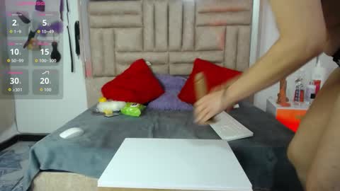 Snapshot of bombom_lux chatting on 03-10-26, 04:06 bombom_lux online show from 03-10-26, 04:06